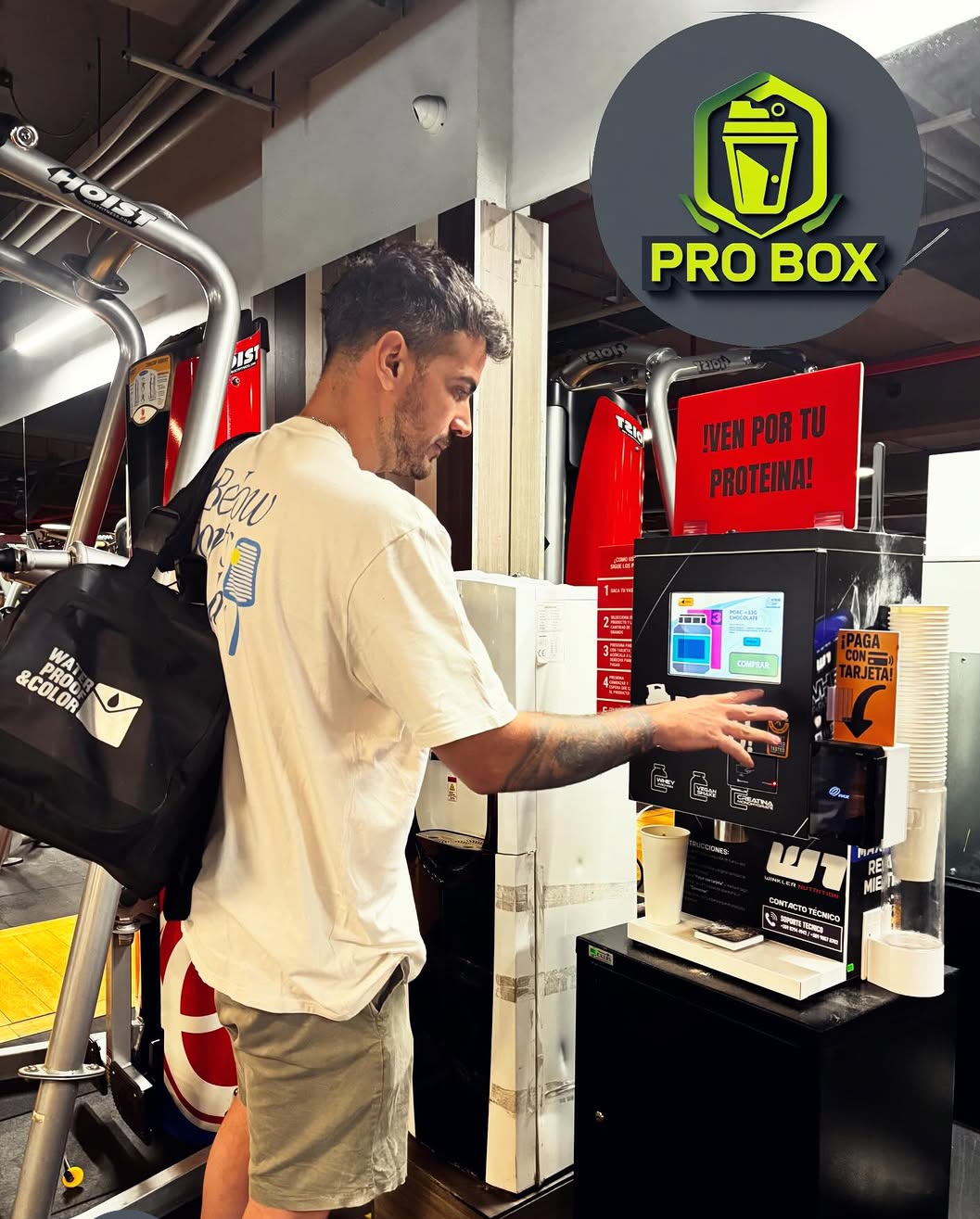 Cliente usando la máquina ProBox